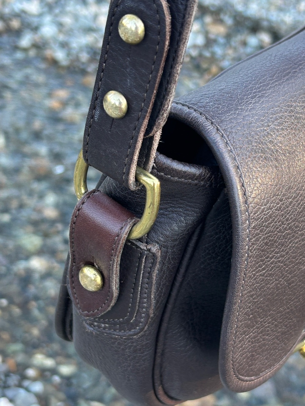 Vintage Dooney & Bourke All-Weather Leather Horseshoe Saddle Bag U115 - Picture 14 of 16